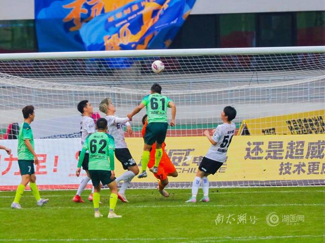 bob半岛体育app下载-21635人的心跳，与湖州队同频——“吴越杯”湖州主场首战侧记|杭州|浙江省城市足球联赛|球迷|看台|折页_新浪体育_新浪新闻